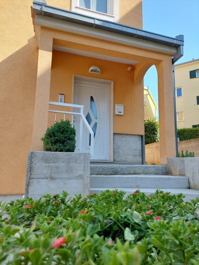 Lavandula Stobreč Buitenkant foto